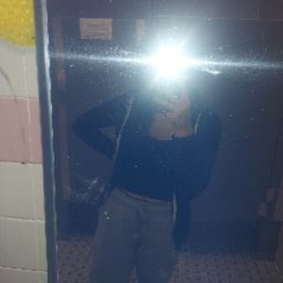 Meet your Posher, Jazlyn - Picture 1 of 1